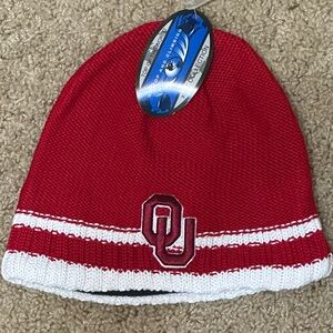 Red Knit Beanie Oklahoma University NWT Top of the World